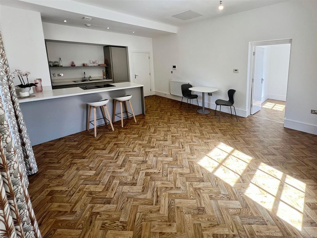 2 bed flat for saleCressing Place, Keele, Newcastle ST5 photo 2