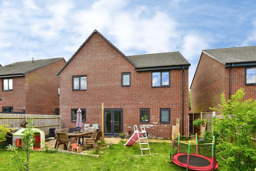 Additional image 21 of 4 bed detached house for saleShetland Drive, Newcastle, Staffordshire ST5