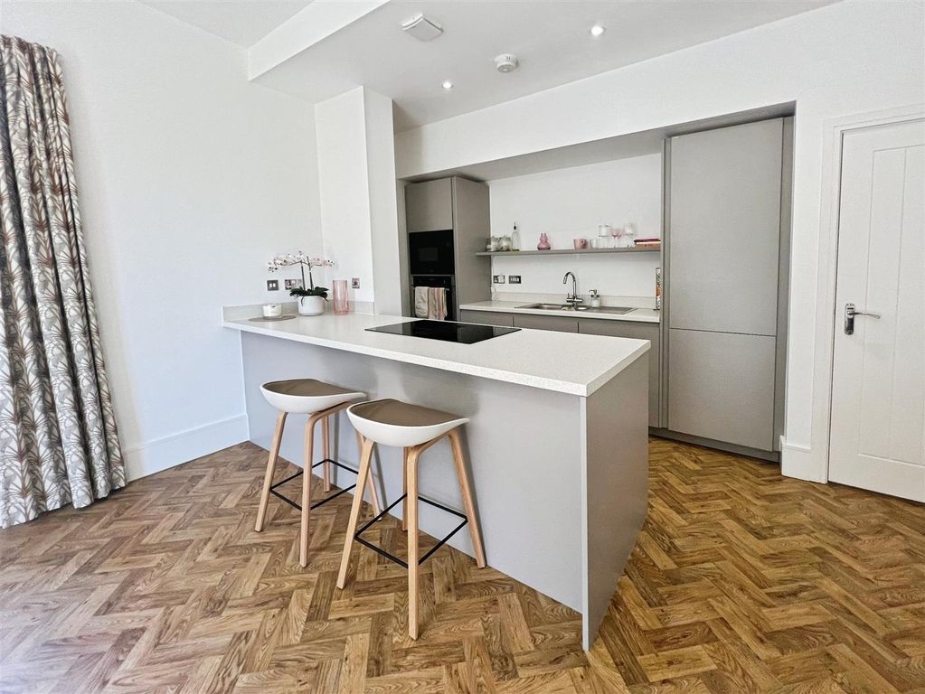 2 bed flat for saleCressing Place, Keele, Newcastle ST5 photo 5