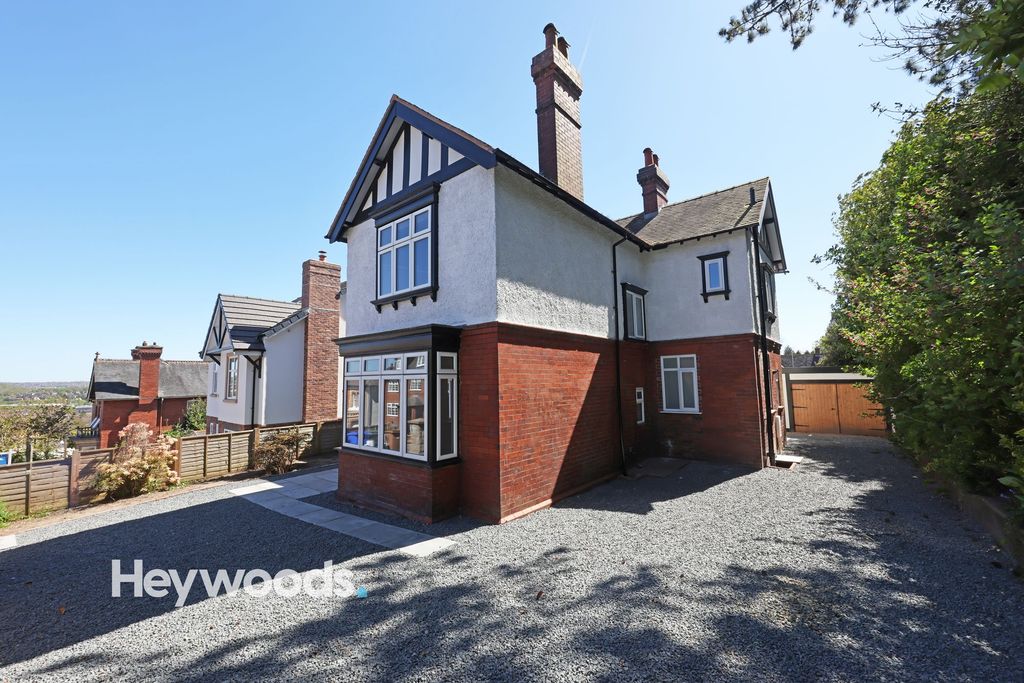 4 bed detached house for saleGladstone Place, Stoke-On-Trent ST4
