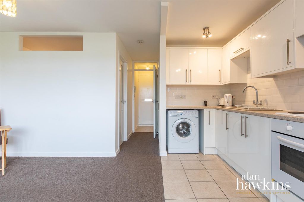 Additional image 6 of 1 bed flat for saleMarlborough Court, Royal Wootton Bassett SN4