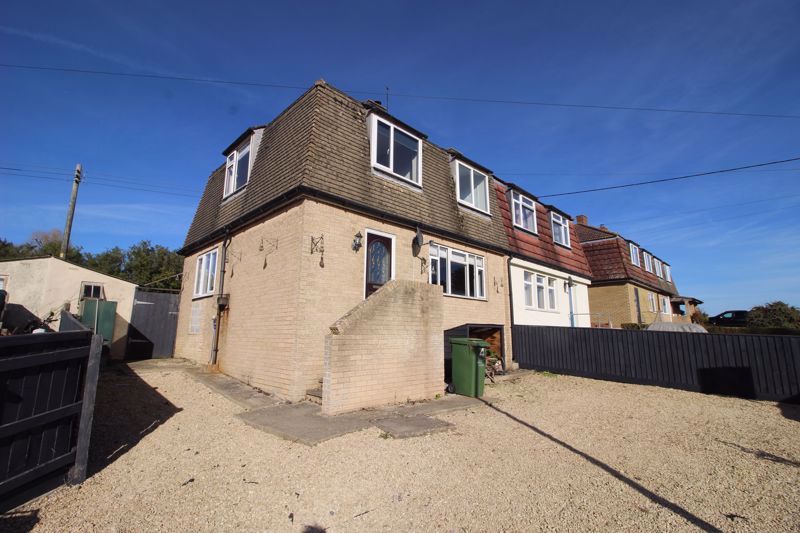 3 bed semi-detached house for sale3 Bedroom Semi Detached House, Brooklands, Brinkworth SN15