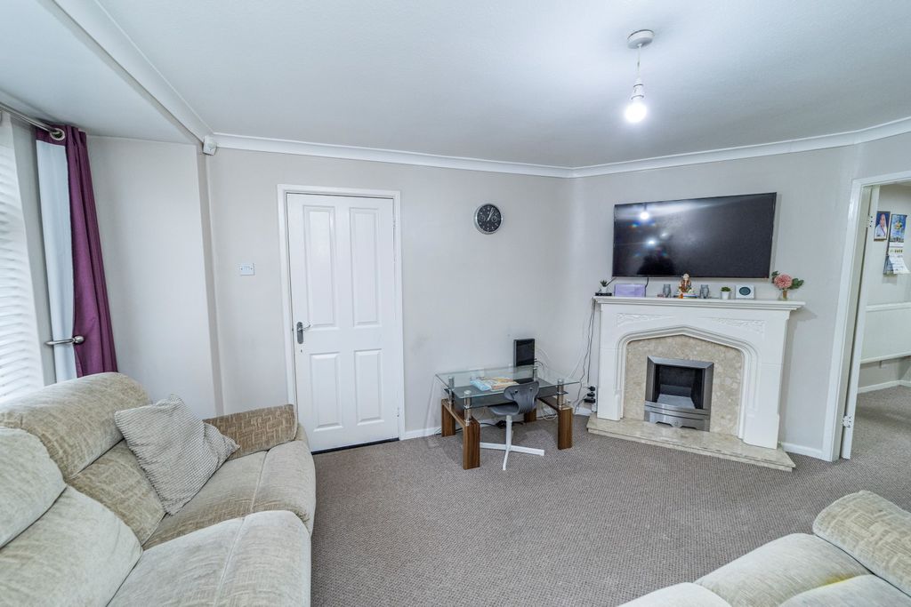 Additional image 8 of 4 bed semi-detached house for saleOriel Drive, Syston, Leicester LE7