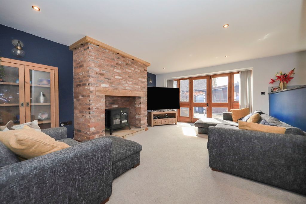 Additional image 2 of 3 bed barn conversion for saleBognop Road, Essington, Wolverhampton WV11