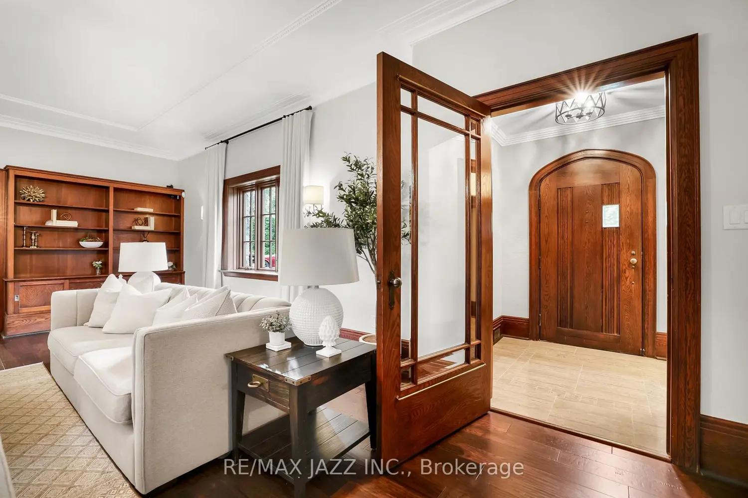 Additional image 5 of 690 Bessborough Drive
