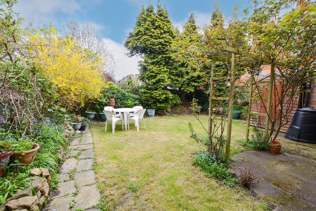 4 bed detached house for saleElms Road, South Knighton, Leicester LE2 photo 4