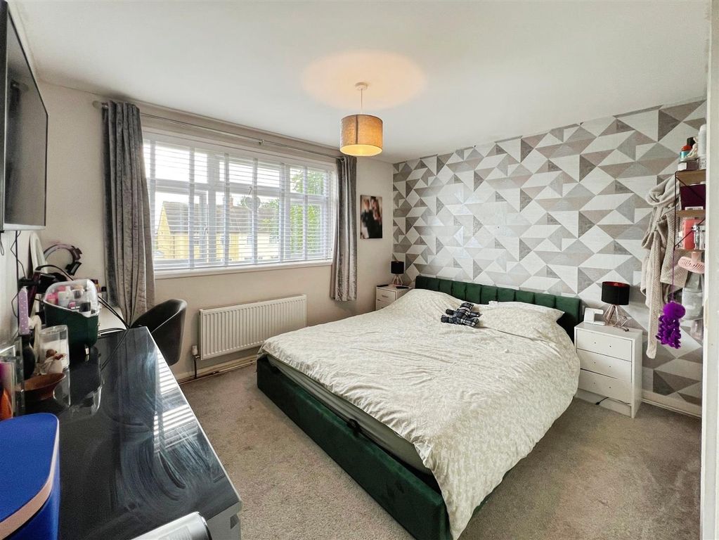 Additional image 8 of 3 bed property for saleKnype Way, Bradwell Newcastle Under Lyme, Staffordshire ST5