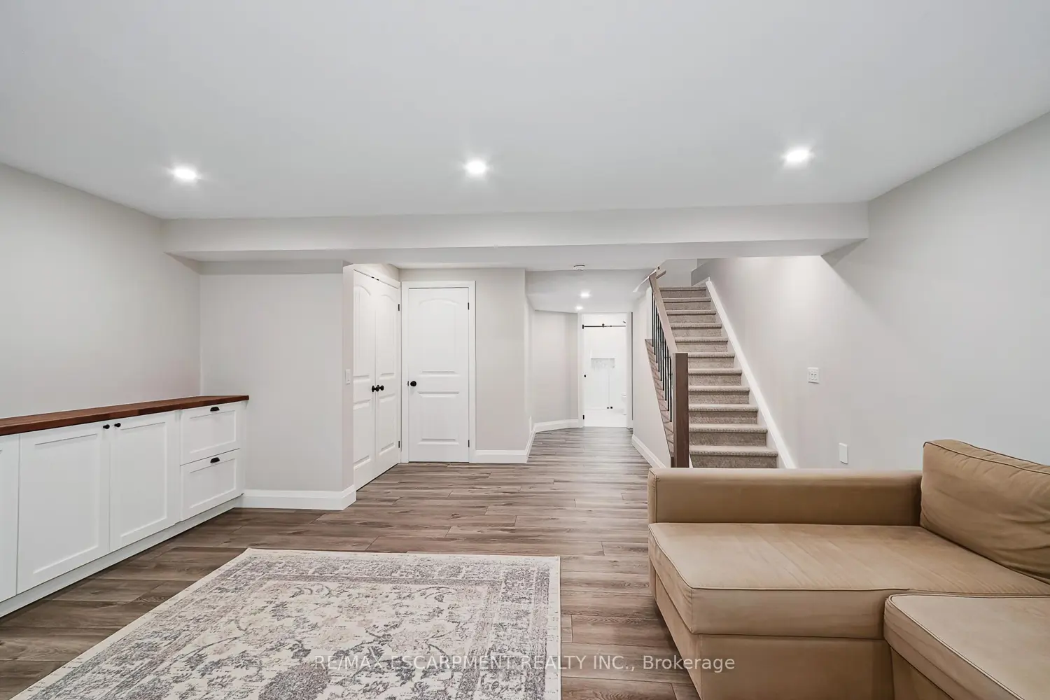 Additional image 9 of 72 Silver Glen Boulevard
