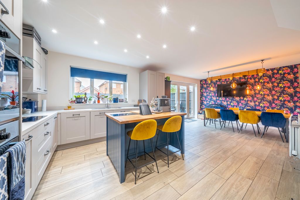 Additional image 3 of 3 bed detached house for saleHadrian Way, Nuneaton, Warwickshire CV11