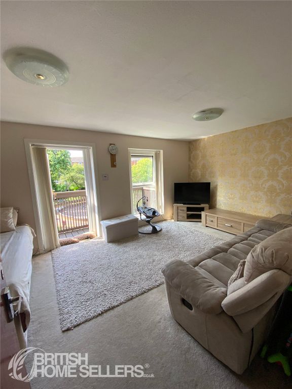 Additional image 3 of 3 bed flat for salePluto Close, Leicester, Leicestershire LE2