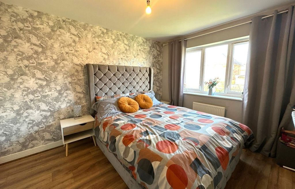 Additional image 12 of 3 bed semi-detached house for saleRaywell Road, Hamilton LE5