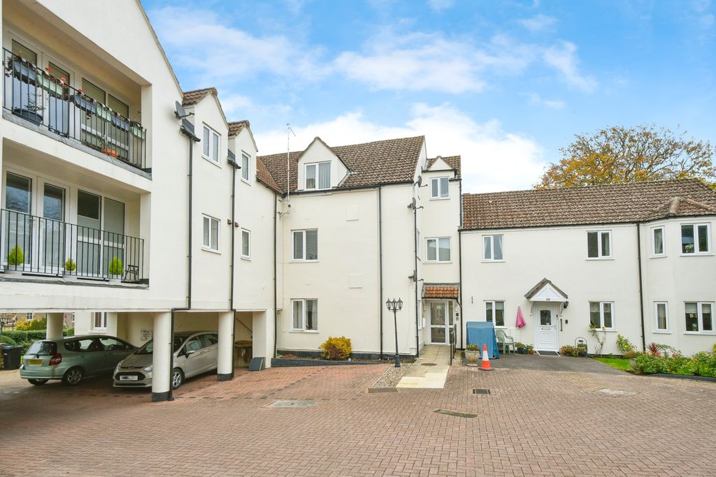 1 bed property for saleHigh Street - Purton, Swindon SN5