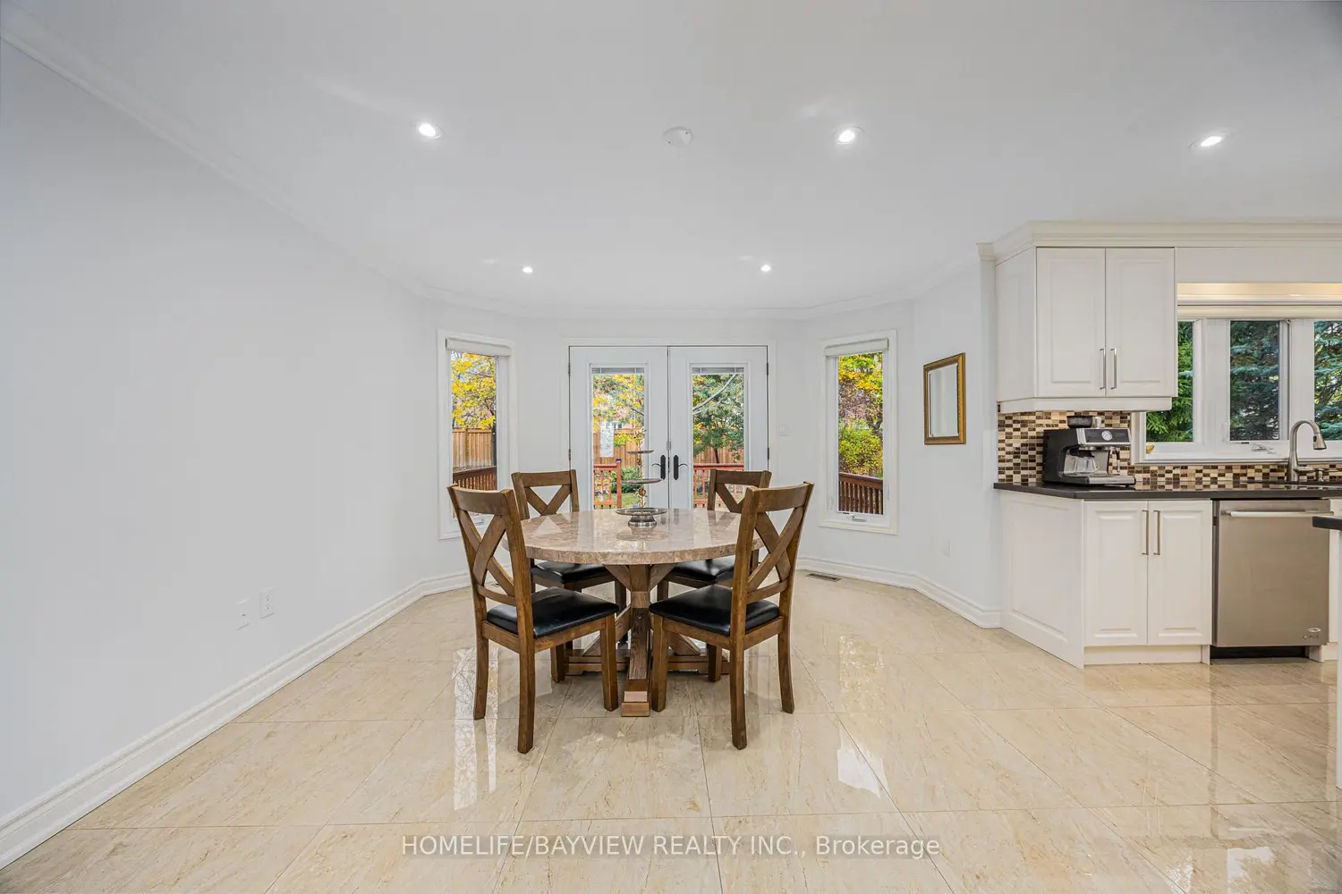 11 Wendover Court photo 5