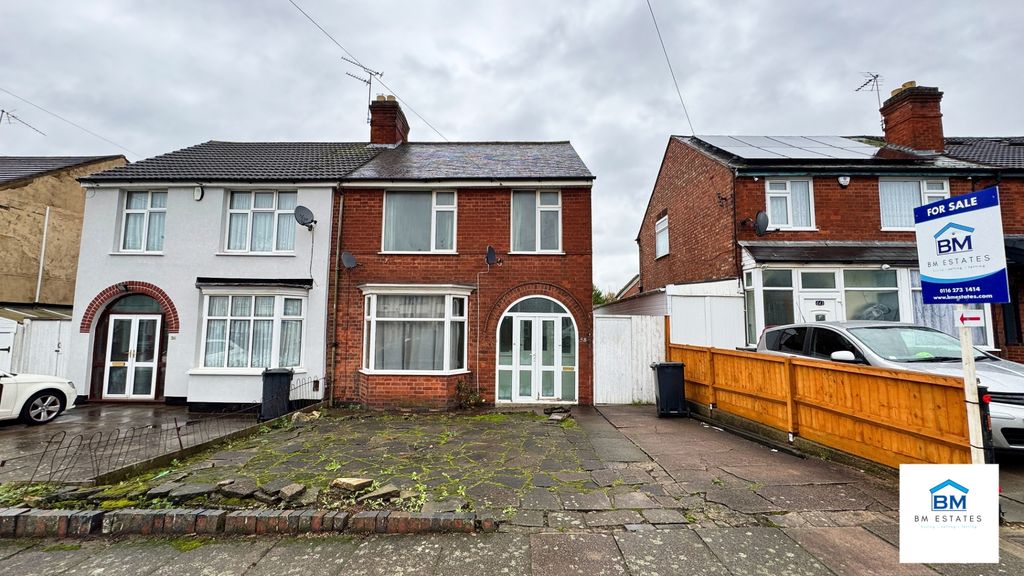 3 bed semi-detached house for saleCrown Hills Avenue, Leicester LE5