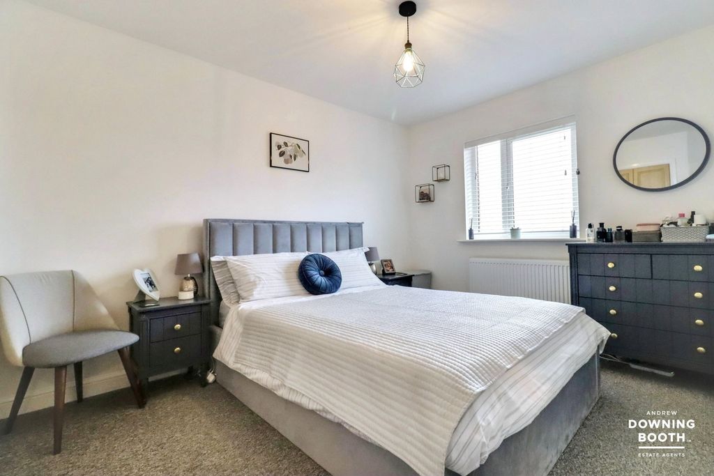 Additional image 10 of 2 bed flat for salePear Tree Close, Lichfield WS14
