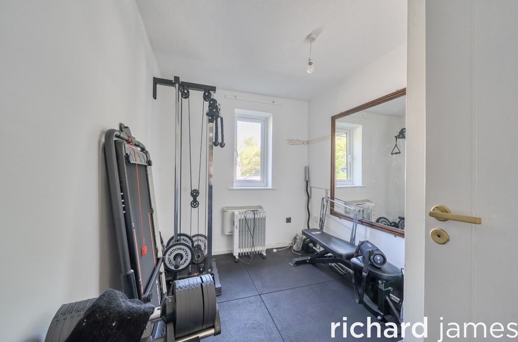 Additional image 9 of 2 bed flat for saleThe Birches, Marlborough Road, Old Town SN3