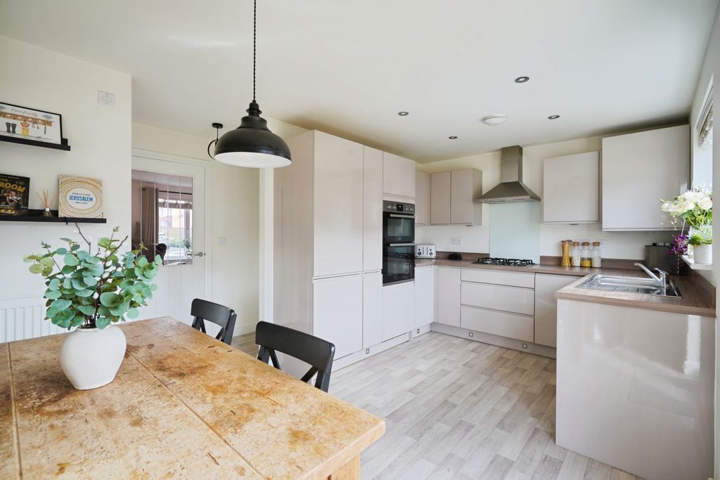 3 bed semi-detached house for saleMonk Road, Burton-On-Trent DE13