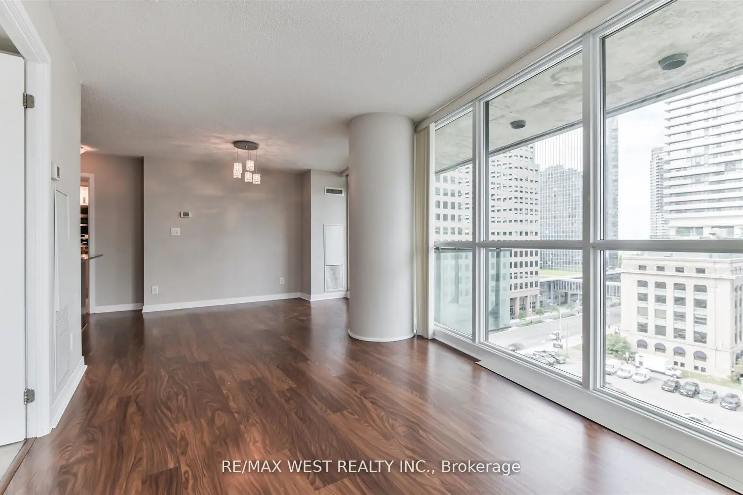 Additional image 4 of 33 Bay Street 903