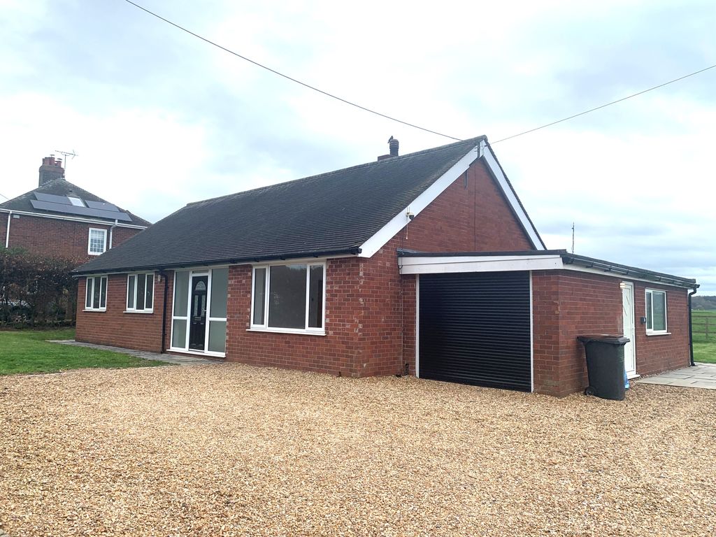 3 bed detached bungalow for saleCastle Lane, Madeley, Cheshire CW3