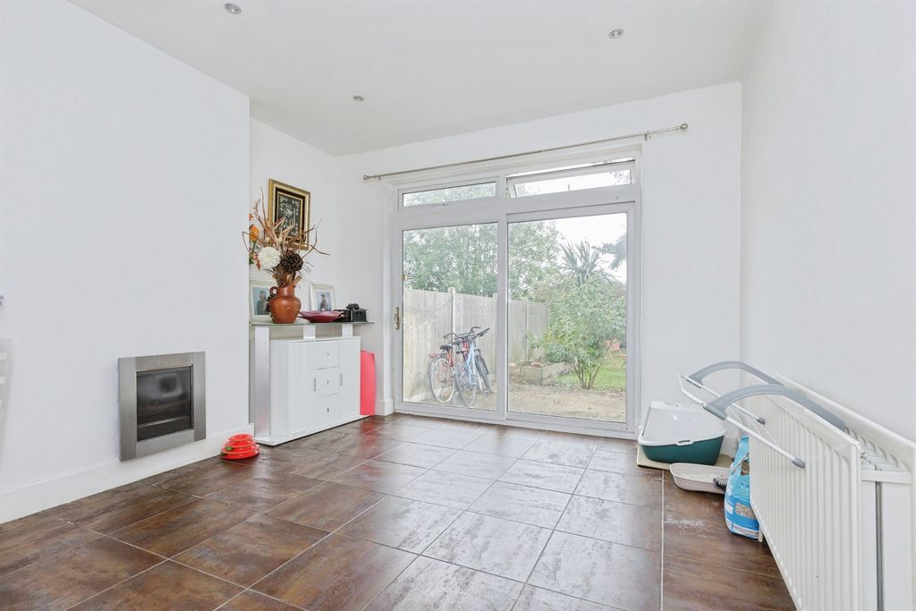 Additional image 8 of 4 bed semi-detached house for saleSpencefield Lane, Leicester LE5