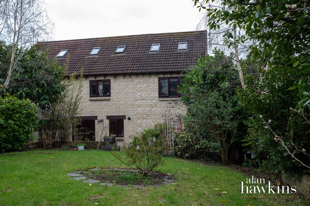 Additional image 13 of 5 bed semi-detached house for saleRoebuck Close, Royal Wootton Bassett SN4