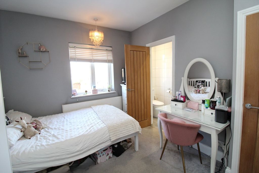 Additional image 12 of 4 bed detached house for saleLittle Glen Road, Glen Parva, Leicester LE2