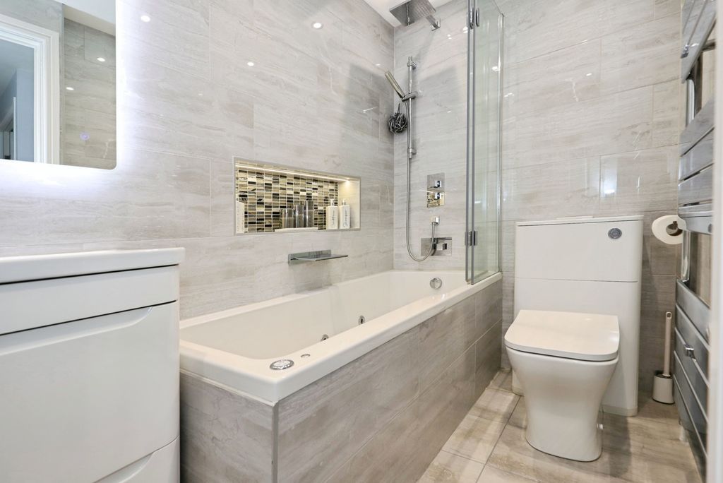 Additional image 11 of 5 bed detached house for saleRaglan Avenue, Perton Wolverhampton, Staffordshire WV6