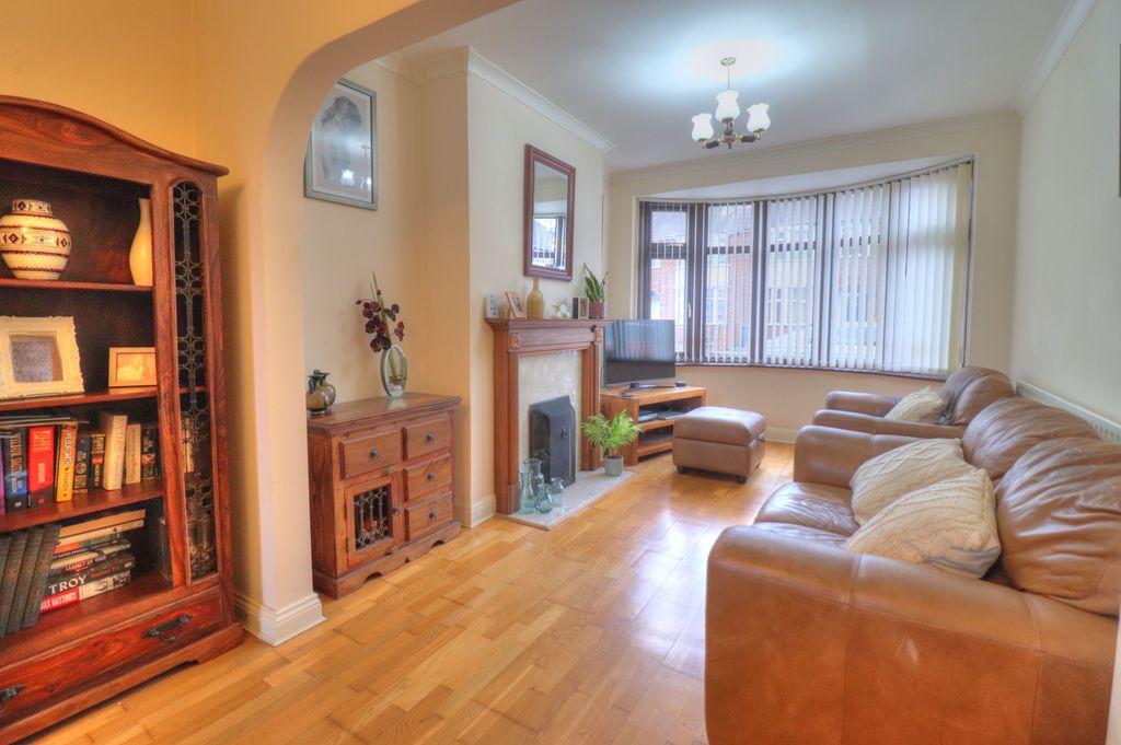 Additional image 2 of 3 bed town house for saleHuntingdon Road, Leicester LE4