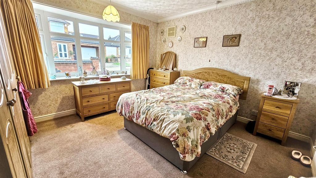 Additional image 9 of 2 bed detached bungalow for saleOakside Crescent, Leicester LE5