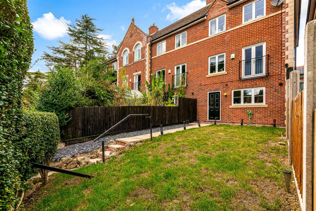 Additional image 19 of 5 bed end terrace house for saleElm Tree Court, Leicester LE2