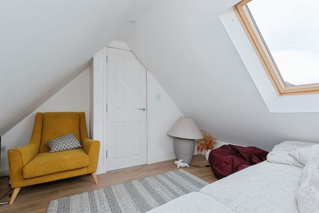 Additional image 13 of 5 bed semi-detached house for saleTollgate Close, Oadby, Leicester LE2