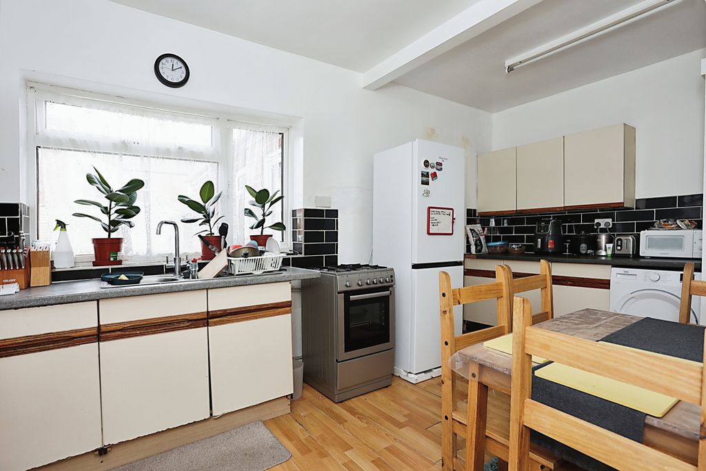 Additional image 5 of 3 bed semi-detached house for saleCartwright Street, Loughborough, Leicestershire LE11
