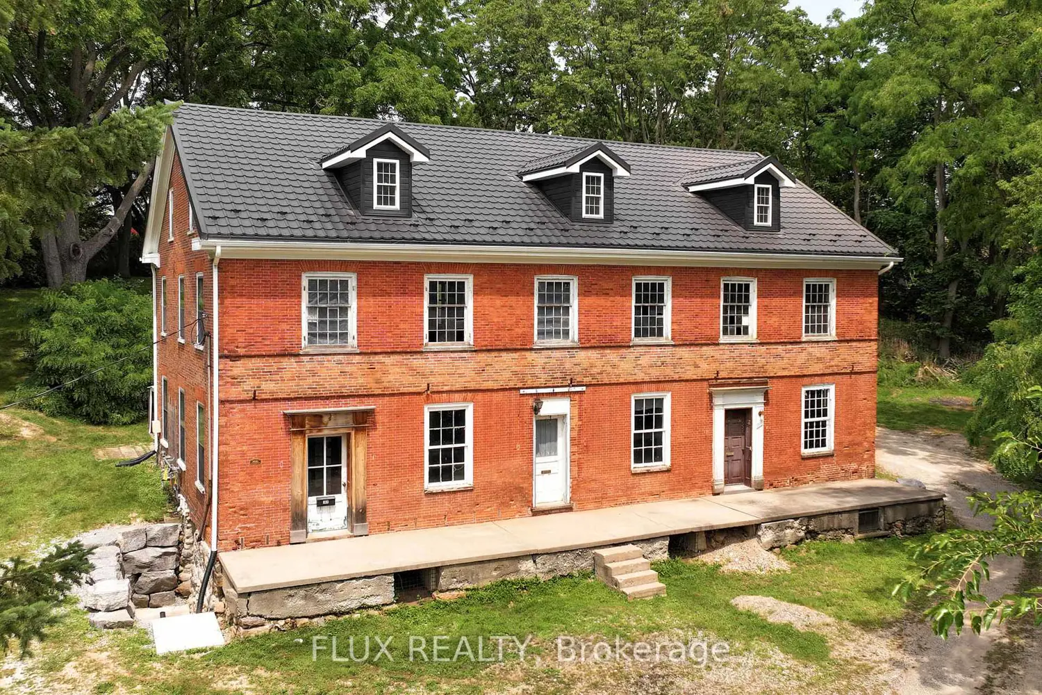 Additional image 17 of 38 Shirk Place