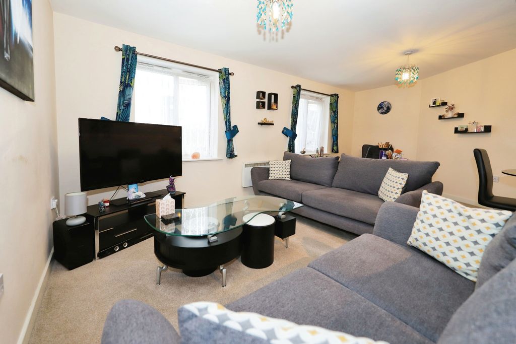 Additional image 8 of 2 bed flat for saleAkron Drive, Wolverhampton, West Midlands WV10