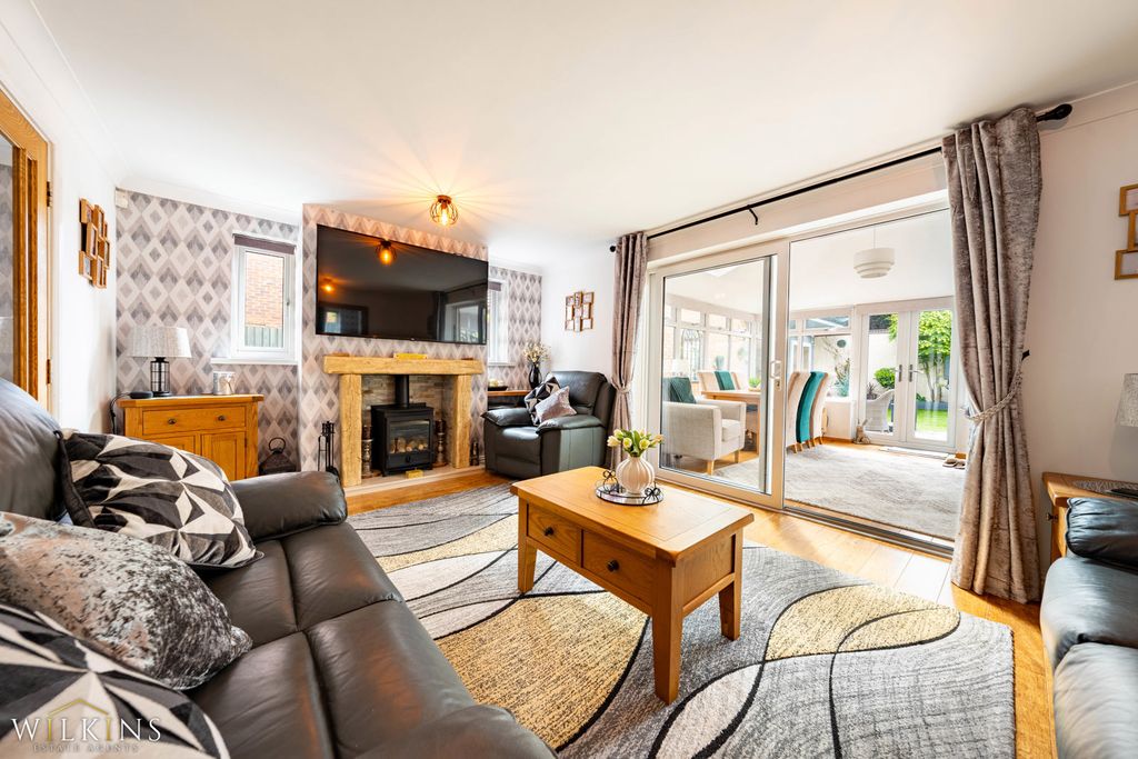 Additional image 3 of 4 bed detached house for saleField Close, Kettlebrook, Tamworth, Staffordshire B77