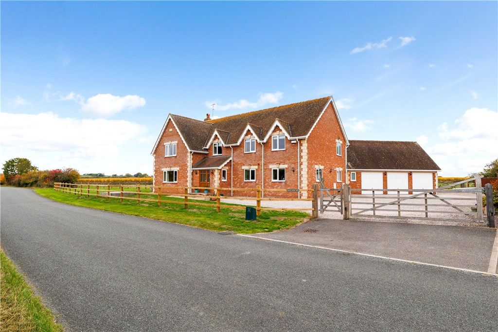 Additional image 4 of 6 bed detached house for saleThe Barton, Clyffe Pypard, Swindon, Wiltshire SN4