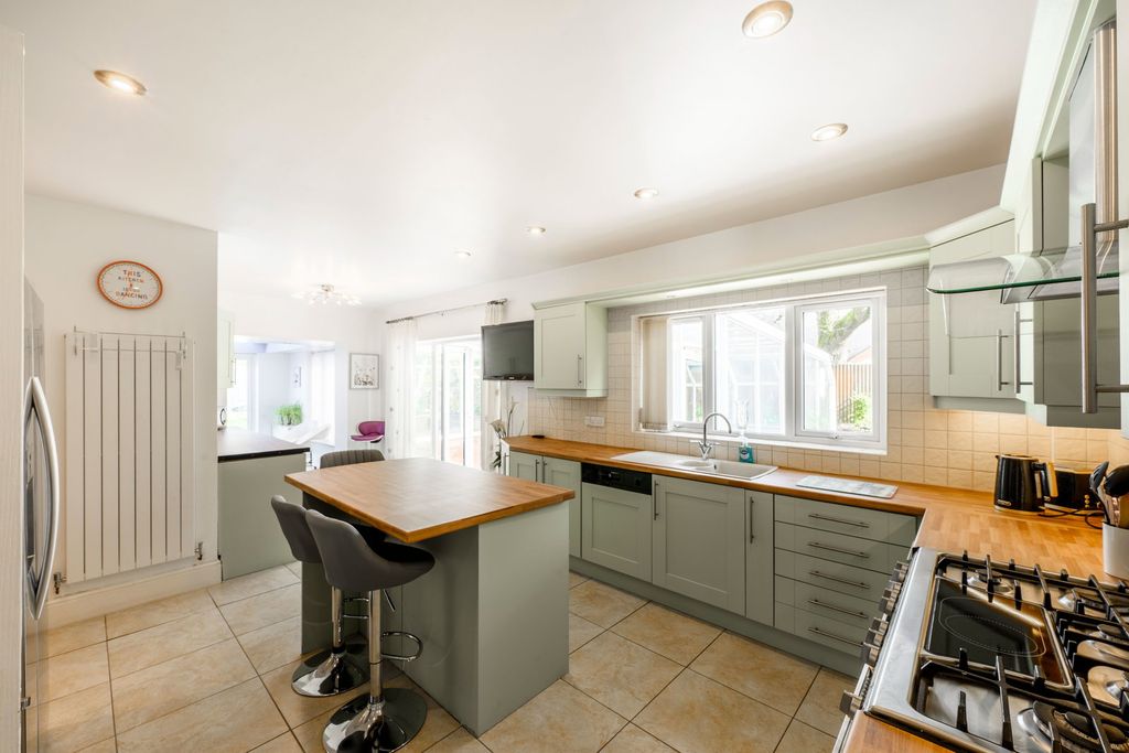 Additional image 6 of 5 bed detached house for saleWallace Court, Cheslyn Hay, Walsall WS6