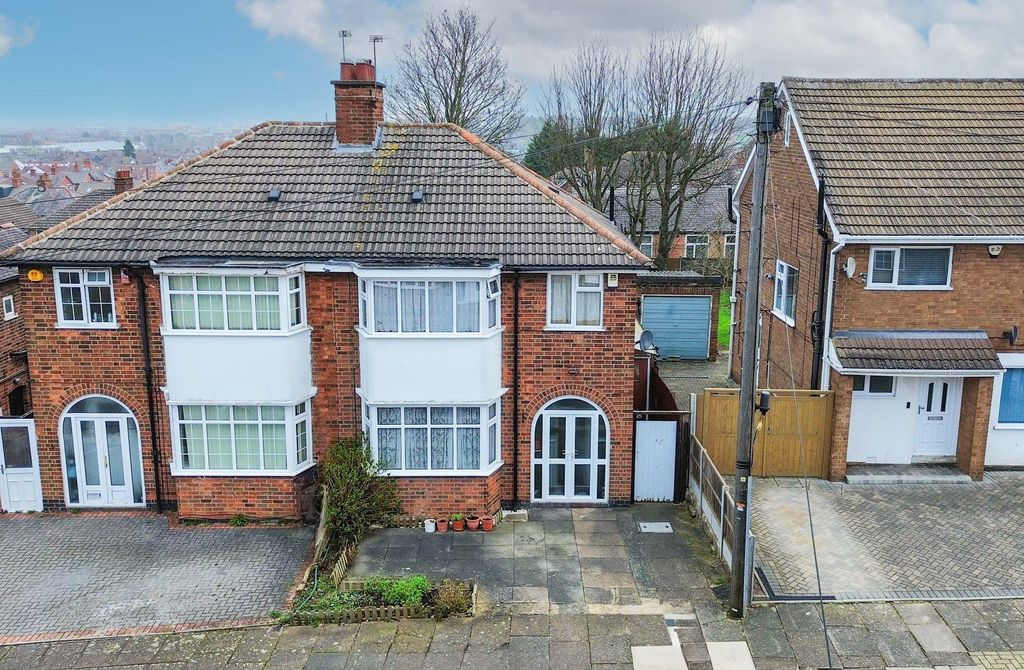 4 bed semi-detached house for saleHomeway Road, Evington, Leicester LE5