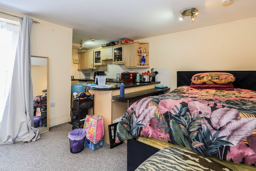 Additional image 10 of 2 bed flat for salePatshull Avenue, Fordhouses, Wolverhampton WV10