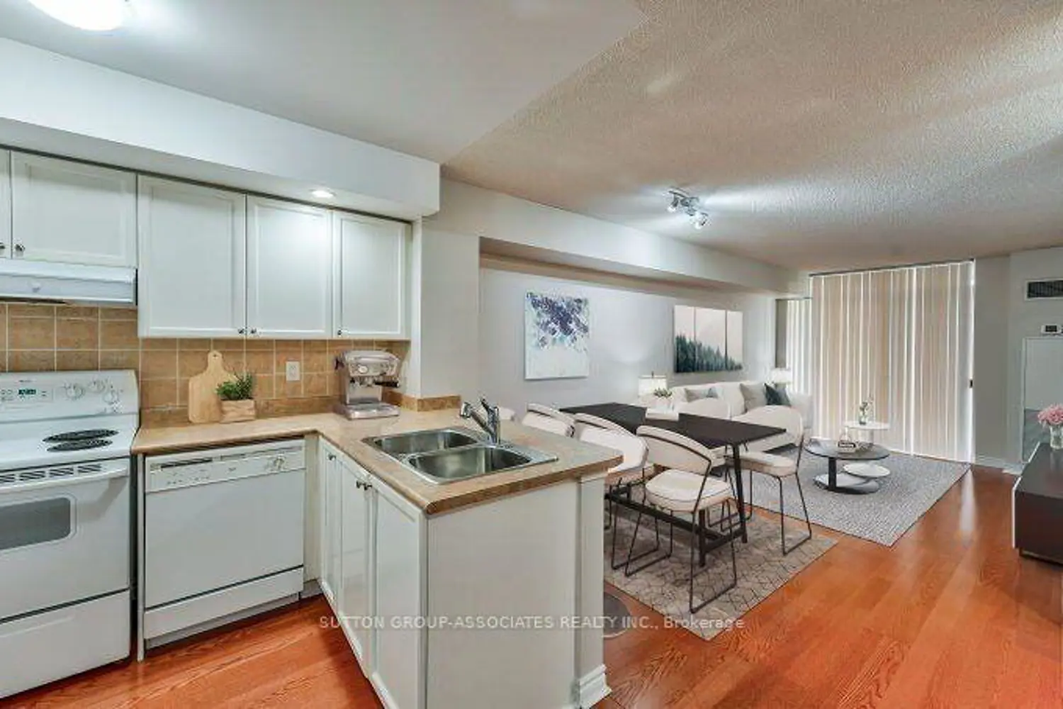 Additional image 4 of 5229 Dundas Street 609