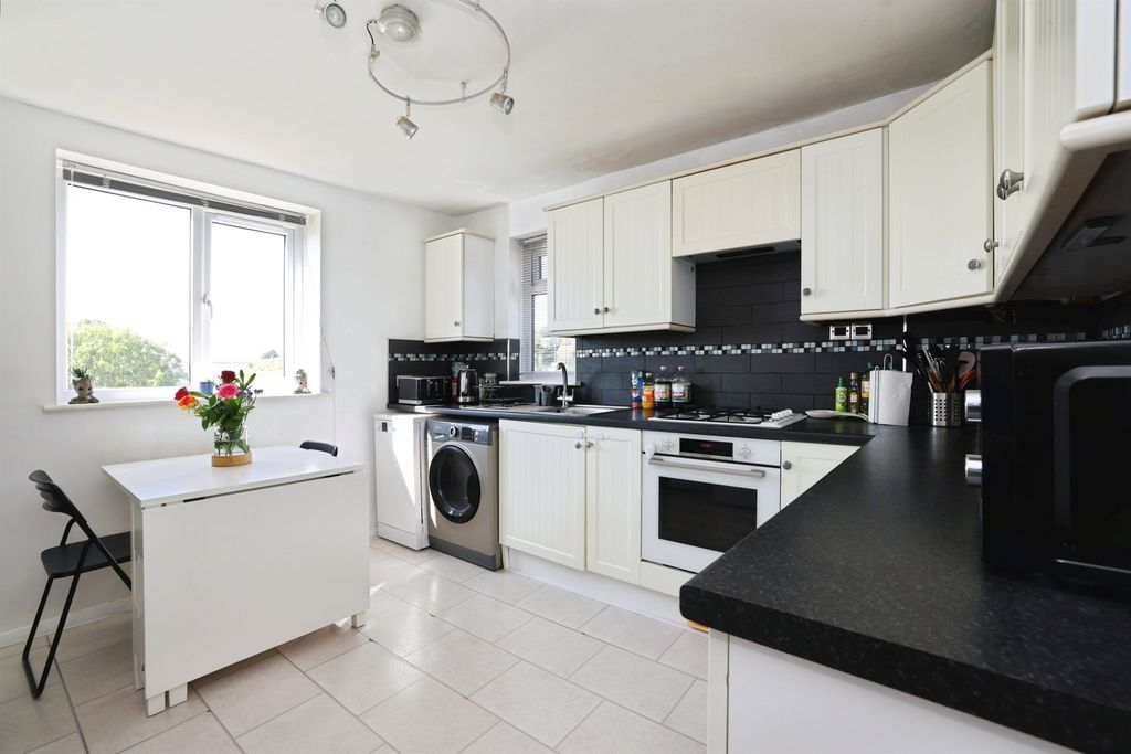 Additional image 3 of 2 bed flat for saleCastle Road, Salisbury SP1