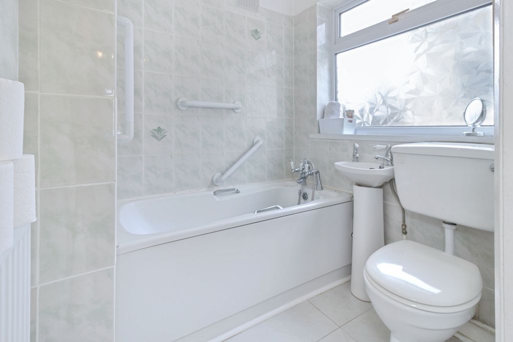 Additional image 12 of 3 bed semi-detached house for saleAstill Drive, Leicester LE4