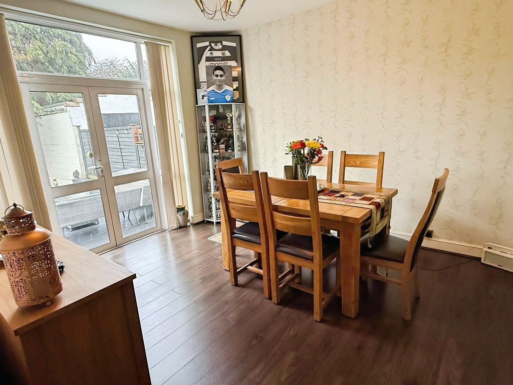 4 bed detached house for salePeters Drive, Leicester LE5 photo 4