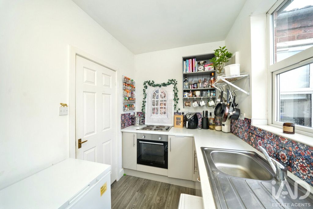 Additional image 16 of 1 bed flat for saleWestern Road, Stourbridge DY8