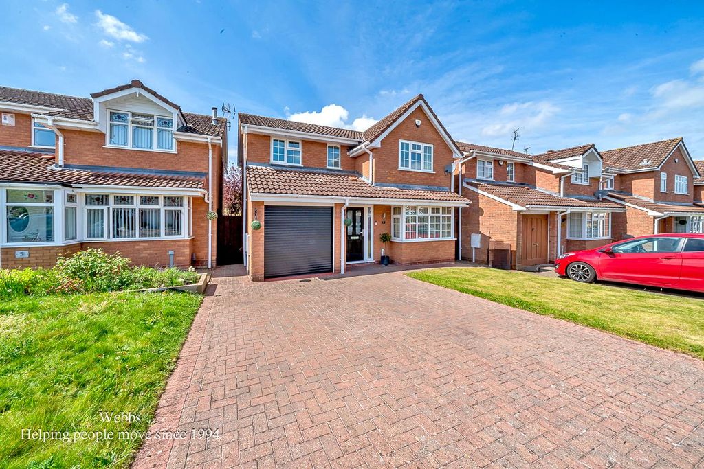 4 bed detached house for saleThistledown Drive, Featherstone, Wolverhampton WV10