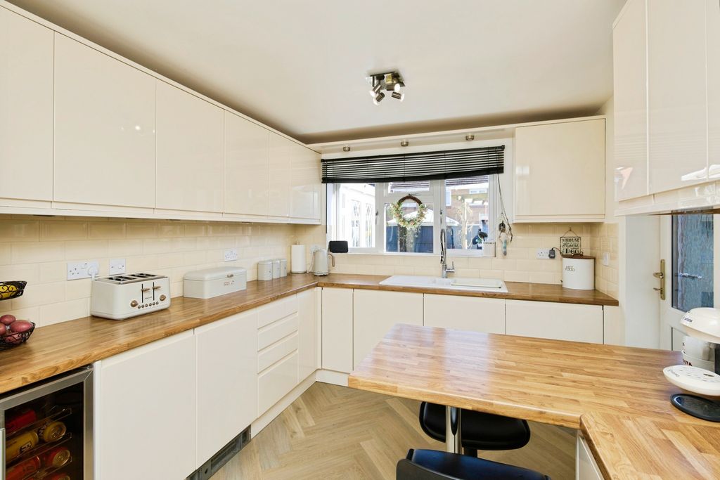 Additional image 7 of 4 bed detached house for saleAmberlands, Stretton, Burton-On-Trent DE13