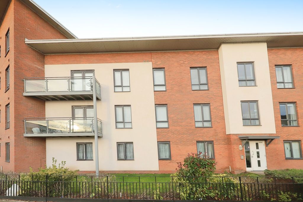 Additional image 15 of 2 bed flat for saleAkron Drive, Wolverhampton, West Midlands WV10