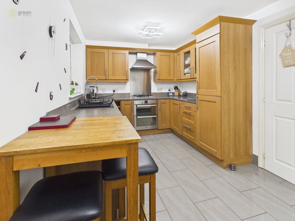 Additional image 4 of 5 bed town house for saleBarlow Avenue, Glascote, Tamworth B77
