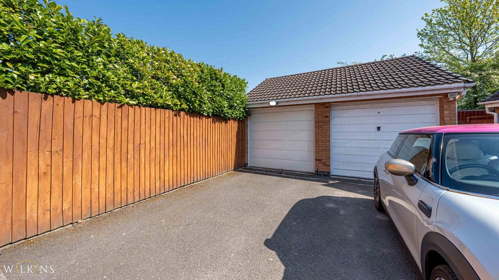 Additional image 25 of 3 bed semi-detached house for saleGlendale Court, Wilnecote, Tamworth, Staffordshire B77