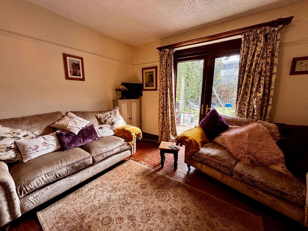 2 bed bungalow for saleLichfield Road, Barton Under Needwood Burton-On-Trent DE13 photo 2